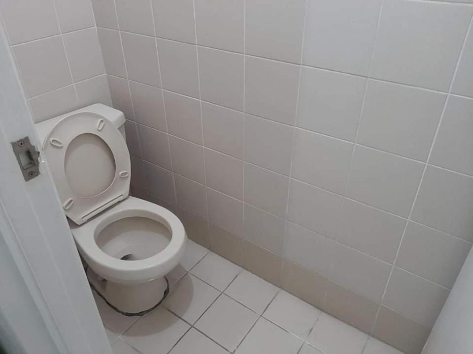 Spacious 2 Bedroom Unit With Pool Манила Экстерьер фото
